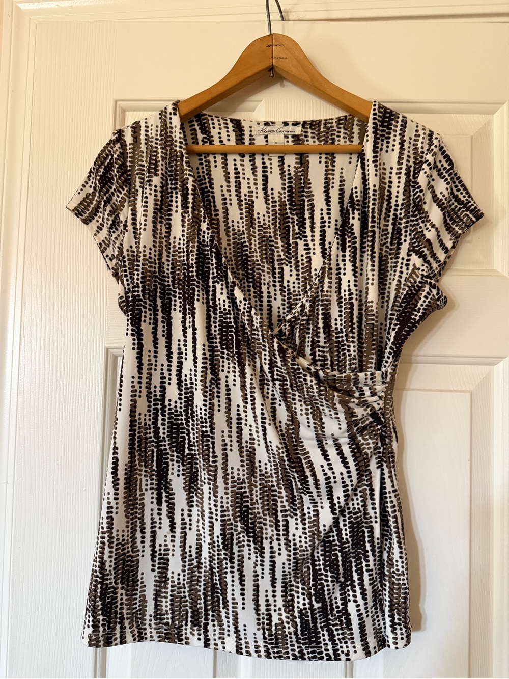 Kenneth Cole New York Brown and White Short Sleeve Blouse, Size Small